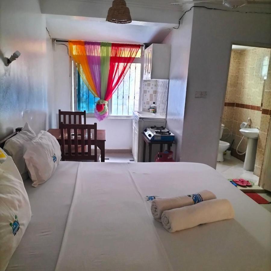 Luxurious Studio Apartments Момбаса Екстериор снимка