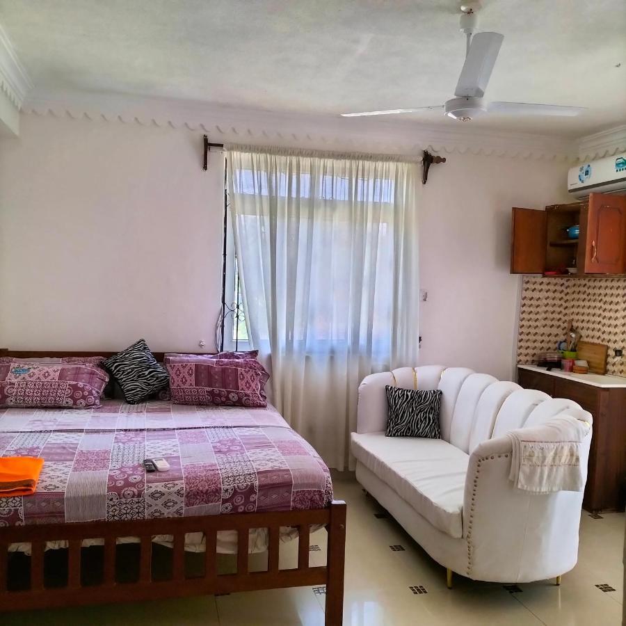 Luxurious Studio Apartments Момбаса Екстериор снимка