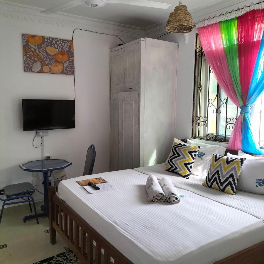 Luxurious Studio Apartments Момбаса Екстериор снимка