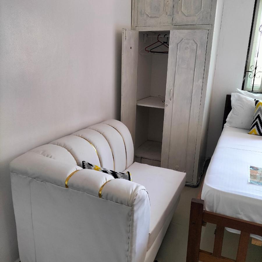 Luxurious Studio Apartments Момбаса Екстериор снимка