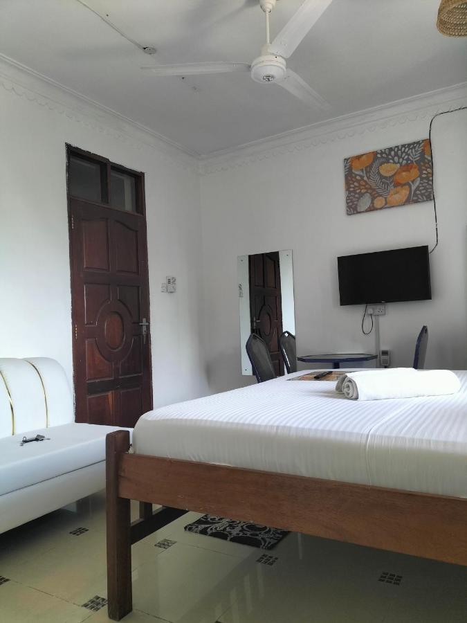 Luxurious Studio Apartments Момбаса Екстериор снимка
